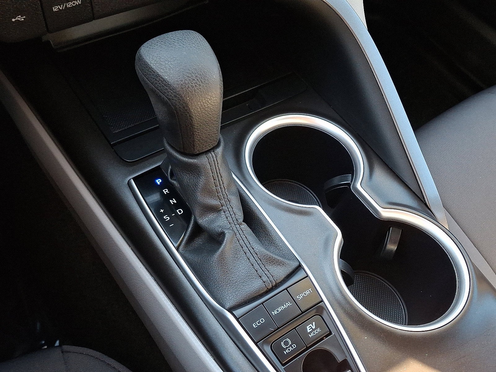 2024 Toyota Camry Hybrid LE