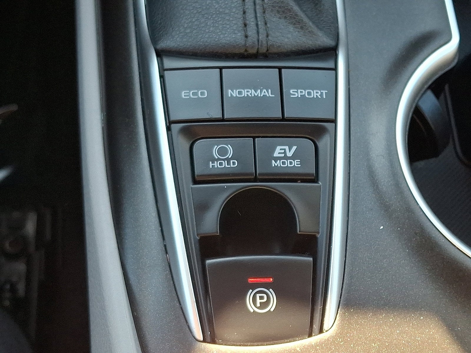 2024 Toyota Camry Hybrid LE