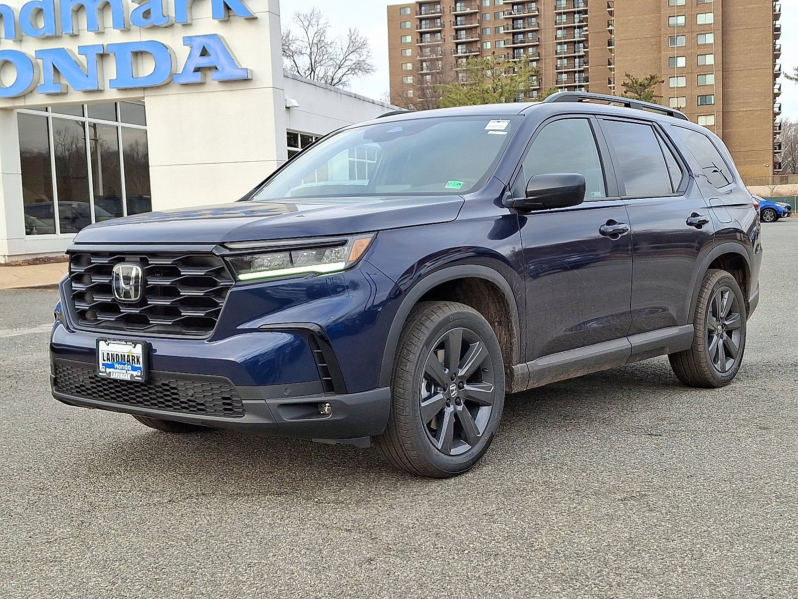 2025 Honda Pilot 2WD SPORT