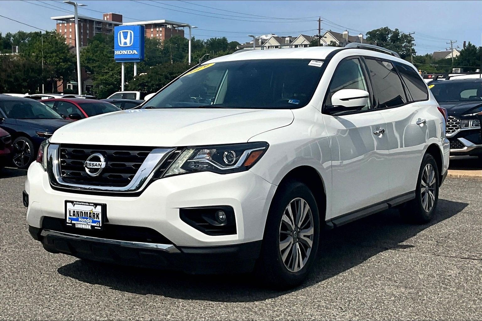 2019 Nissan Pathfinder SL