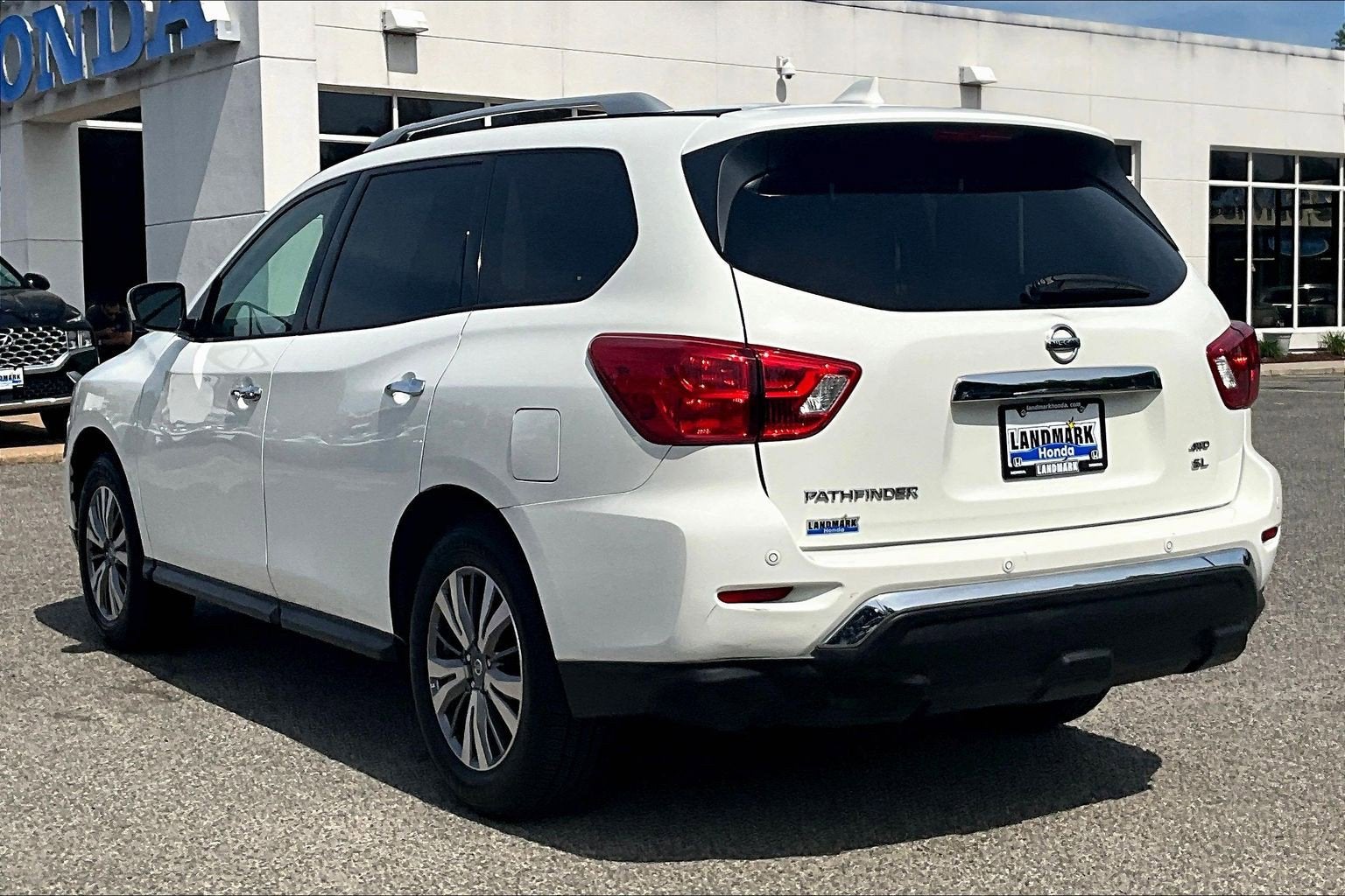2019 Nissan Pathfinder SL
