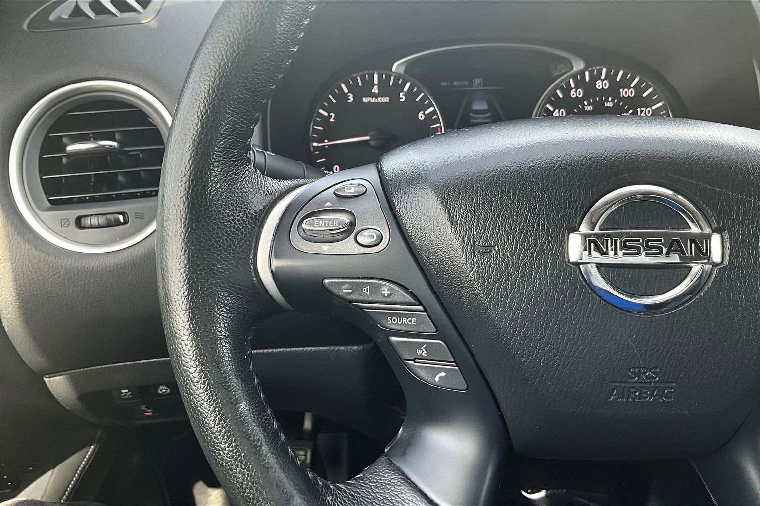 2019 Nissan Pathfinder SL