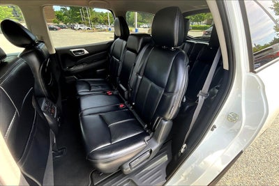 2019 Nissan Pathfinder SL