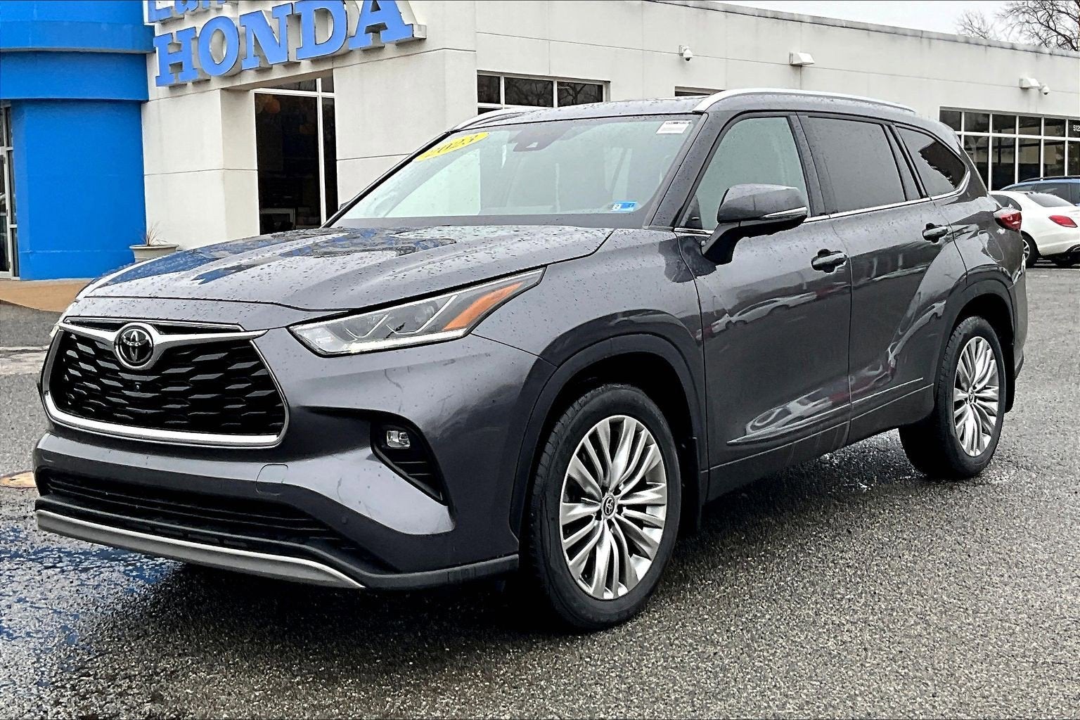 2023 Toyota Highlander Platinum