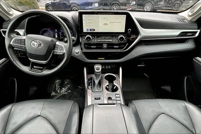 2023 Toyota Highlander Platinum