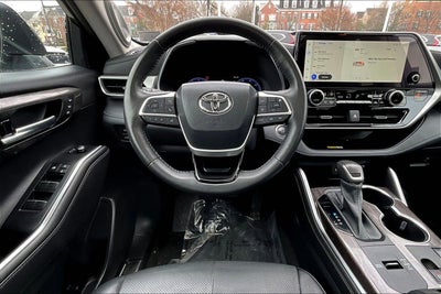 2023 Toyota Highlander Platinum