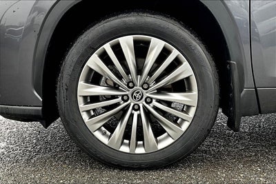 2023 Toyota Highlander Platinum