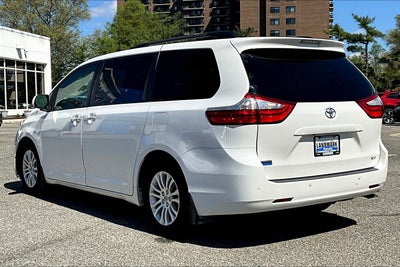 2016 Toyota Sienna XLE Premium
