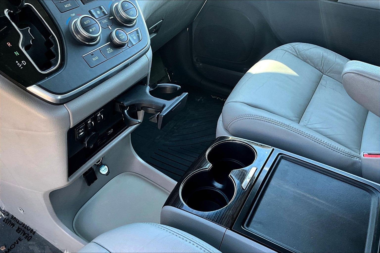 2016 Toyota Sienna XLE Premium