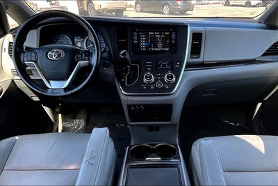 2016 Toyota Sienna XLE Premium