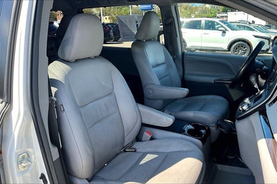 2016 Toyota Sienna XLE Premium