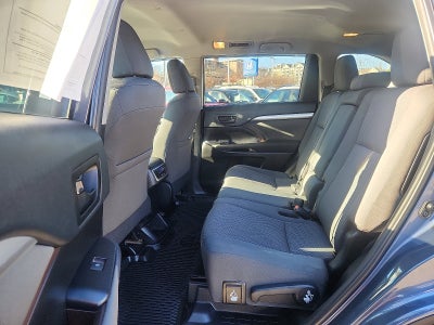 2019 Toyota Highlander LE