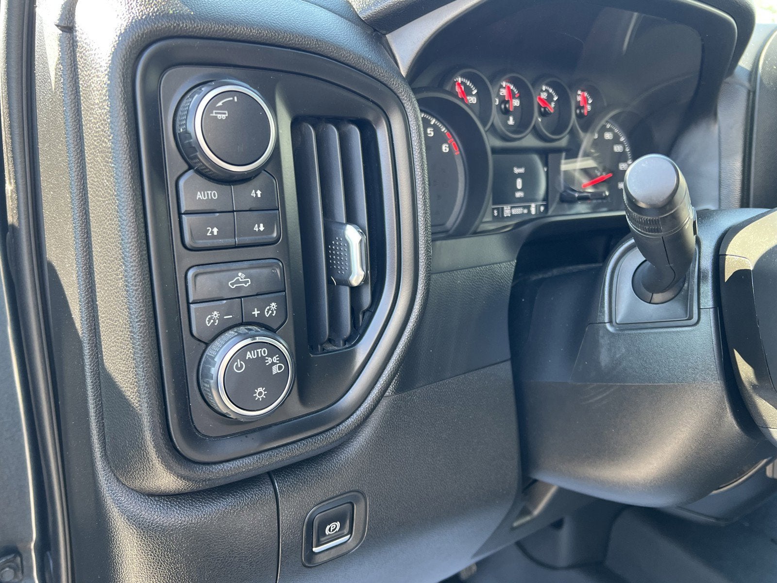 2020 Chevrolet Silverado 1500 4WD Crew Cab Short Bed Custom Trail Boss