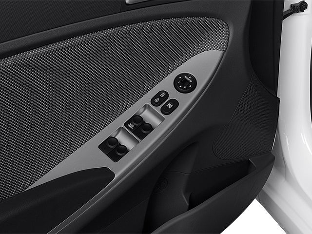 2013 Hyundai Accent SE