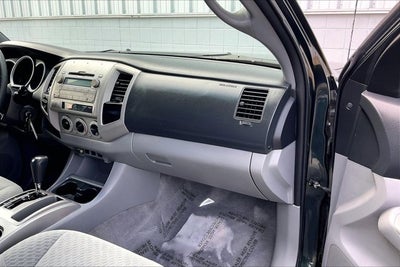 2011 Toyota TACOMA 4WD Double LB V6 AT (Natl)