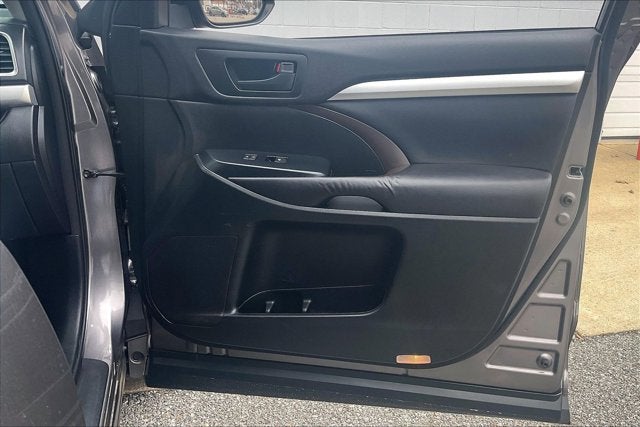 2016 Toyota HIGHLANDER LE Plus