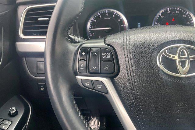 2016 Toyota HIGHLANDER LE Plus