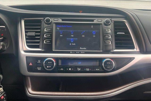 2016 Toyota HIGHLANDER LE Plus