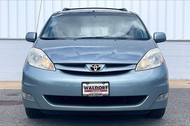 2010 Toyota SIENNA XLE