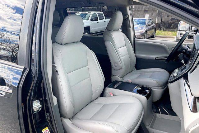 2019 Toyota SIENNA XLE 3.5L XLE