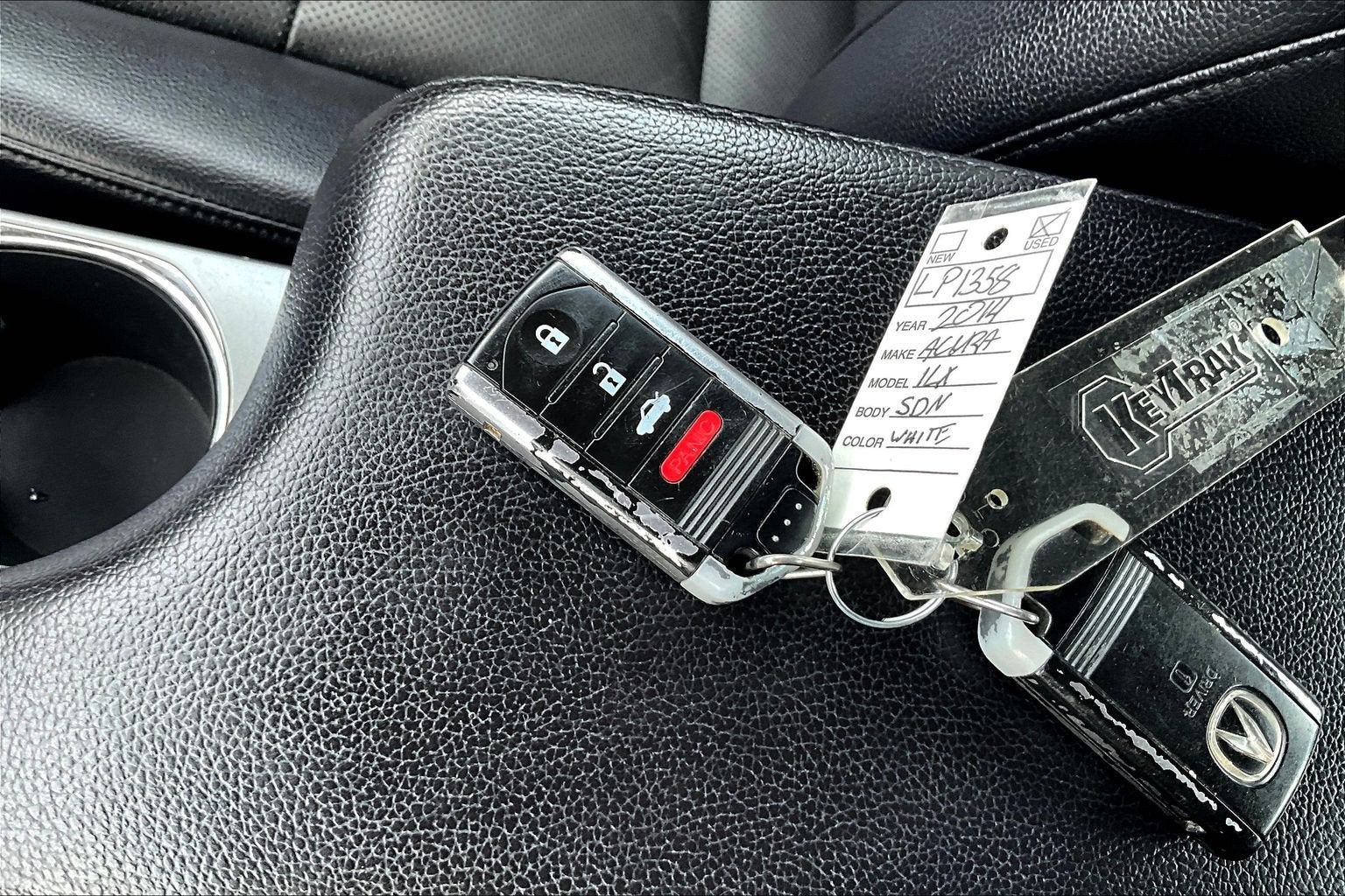 2014 Acura ILX 4dr Sdn 2.0L