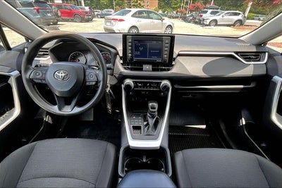 2022 Toyota RAV4 LE