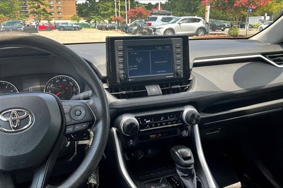 2022 Toyota RAV4 LE