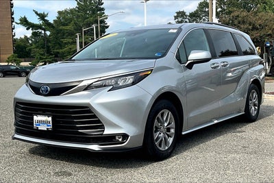 2025 Toyota Sienna XLE