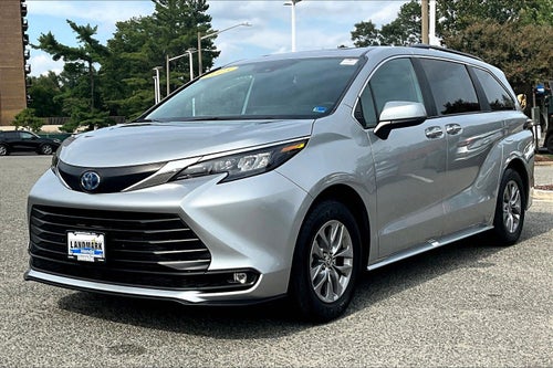 2025 Toyota Sienna XLE