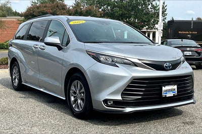 2025 Toyota Sienna XLE