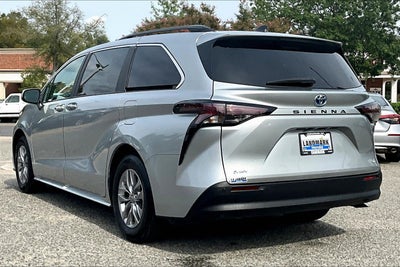 2025 Toyota Sienna XLE
