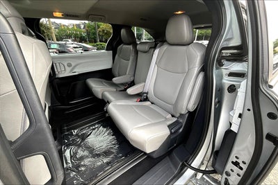 2025 Toyota Sienna XLE