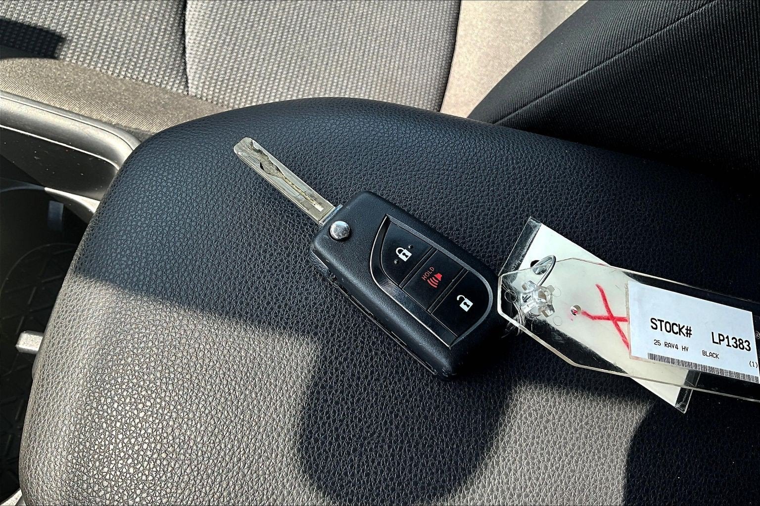2025 Toyota RAV4 Hybrid LE