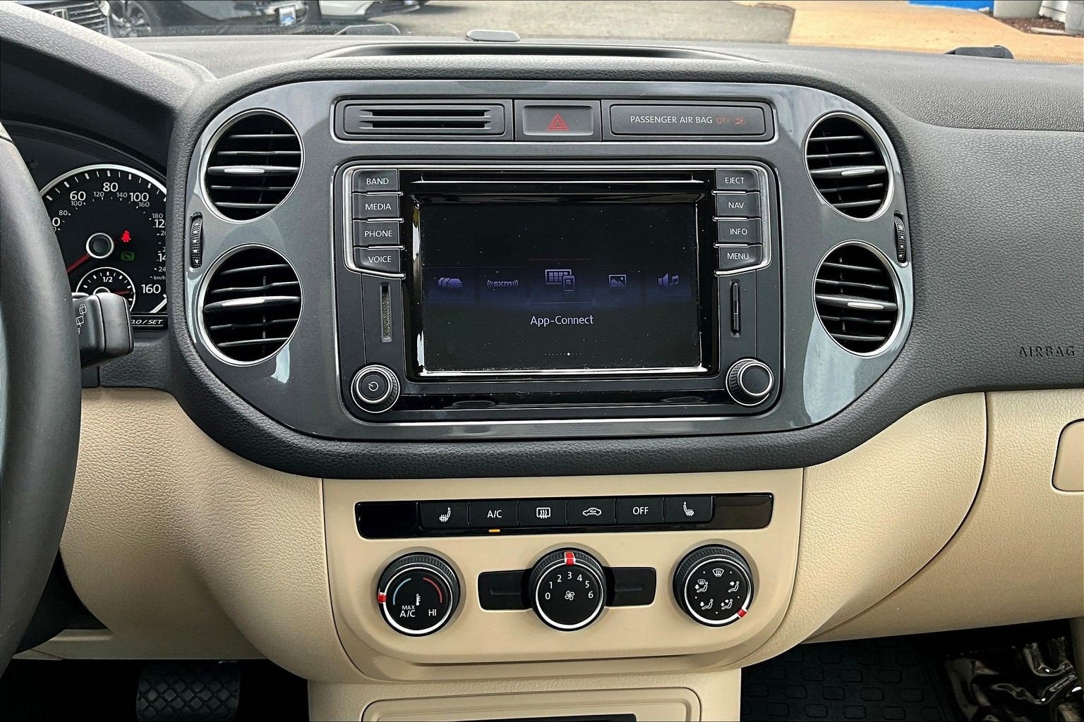 2016 Volkswagen Tiguan SE