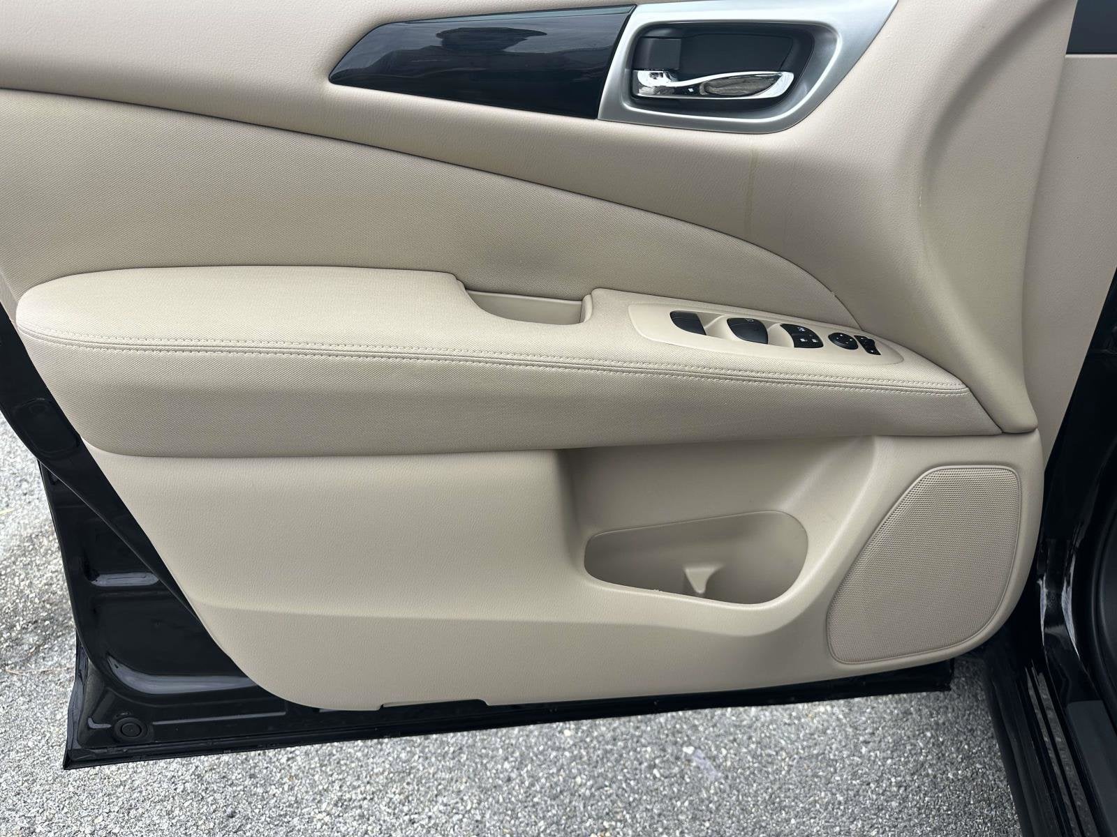 2017 Nissan Pathfinder S