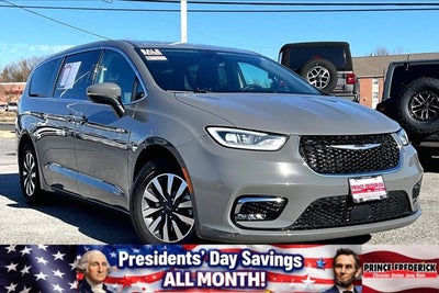 2023 Chrysler Pacifica Hybrid Touring L