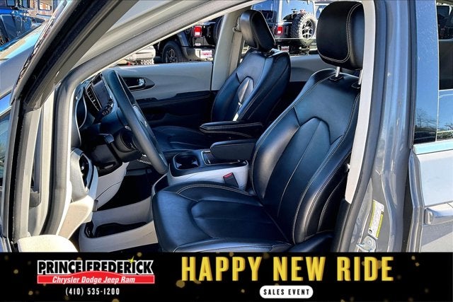 2023 Chrysler Pacifica Hybrid Touring L