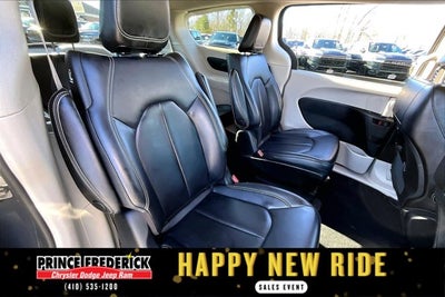 2023 Chrysler Pacifica Hybrid Touring L