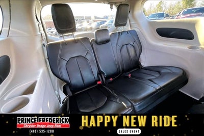 2023 Chrysler Pacifica Hybrid Touring L