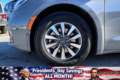 2023 Chrysler Pacifica Hybrid Touring L