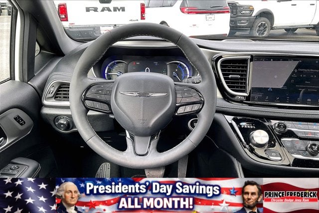 2023 Chrysler Pacifica Hybrid Limited