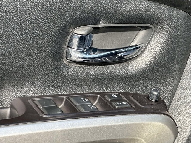 2020 Nissan Titan SV