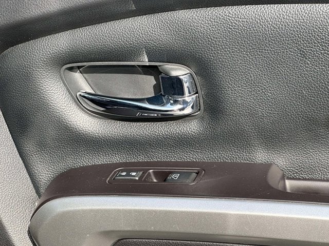 2020 Nissan Titan SV