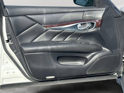 2017 INFINITI Q70 3.7