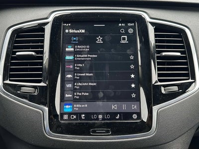 2024 Volvo XC90 Plus Bright Theme