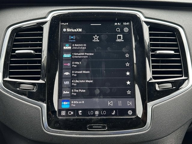 2024 Volvo XC90 Plus Bright Theme