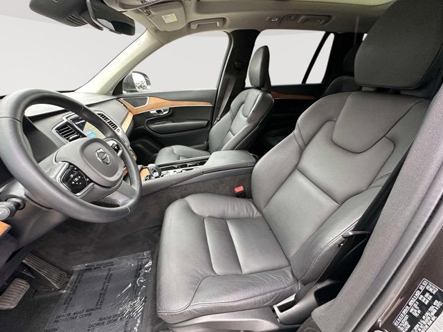 2024 Volvo XC90 Plus Bright Theme