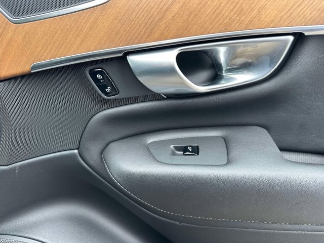 2024 Volvo XC90 Plus Bright Theme