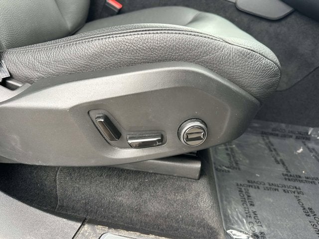 2024 Volvo XC90 Plus Bright Theme