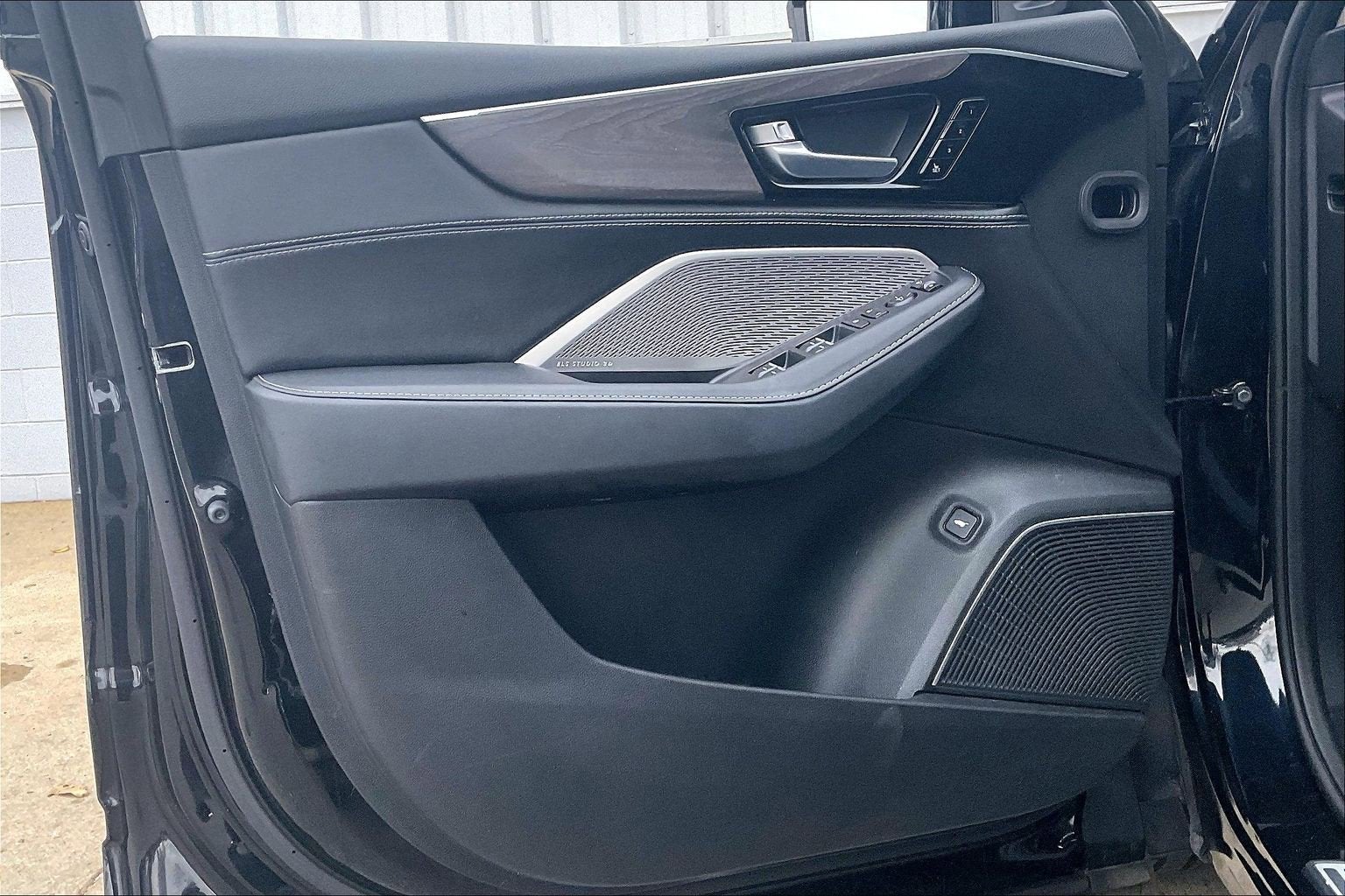 2023 Acura MDX w/Advance Package